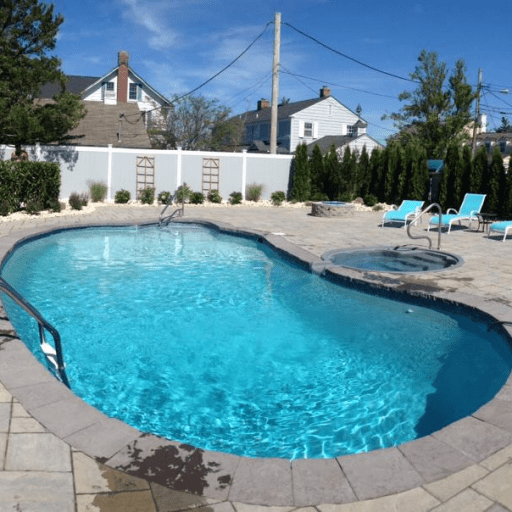 Home Page Beautiful clean pool